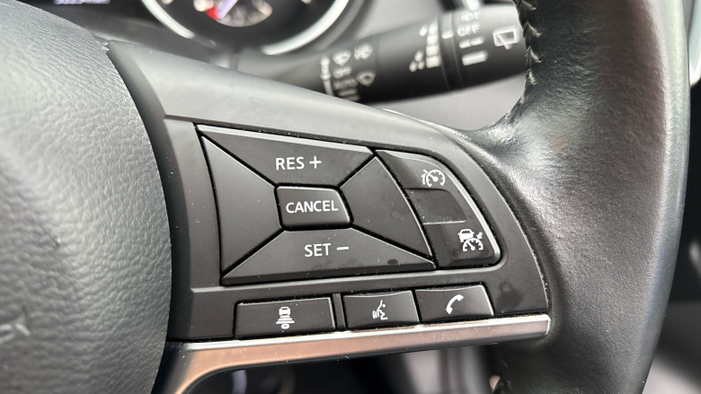 Nissan Qashqai 1.3 DiG-T Tekna 5dr Petrol Hatchback